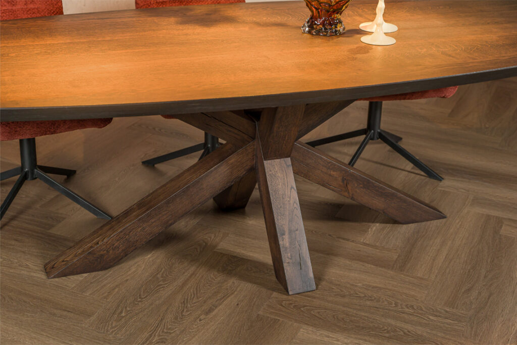 Houten spider poot opvallend