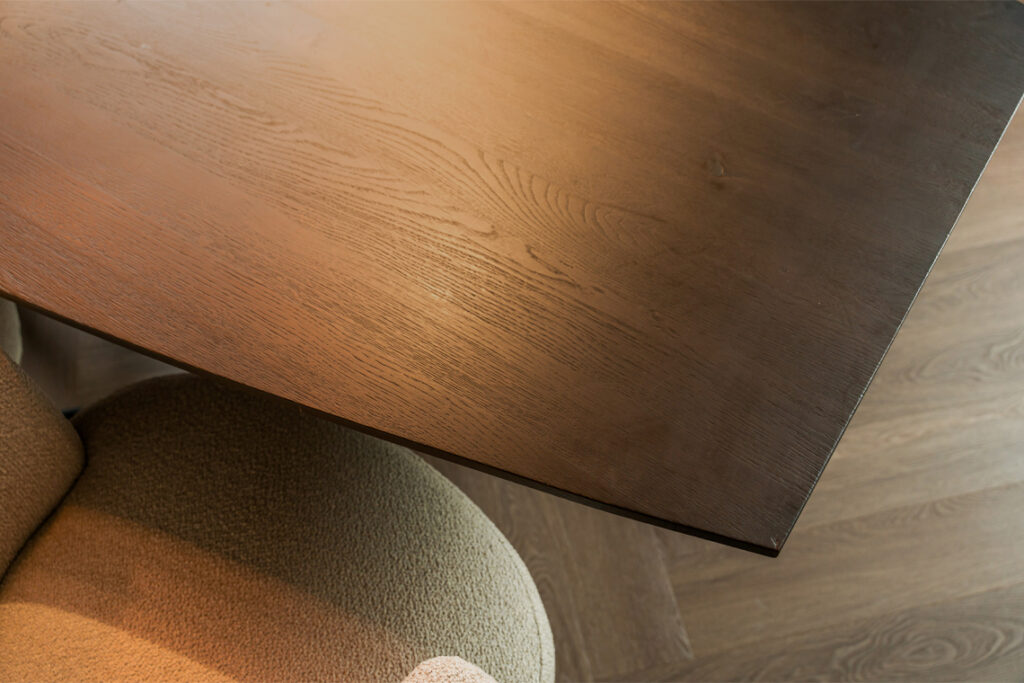 Eiken hout eettafel