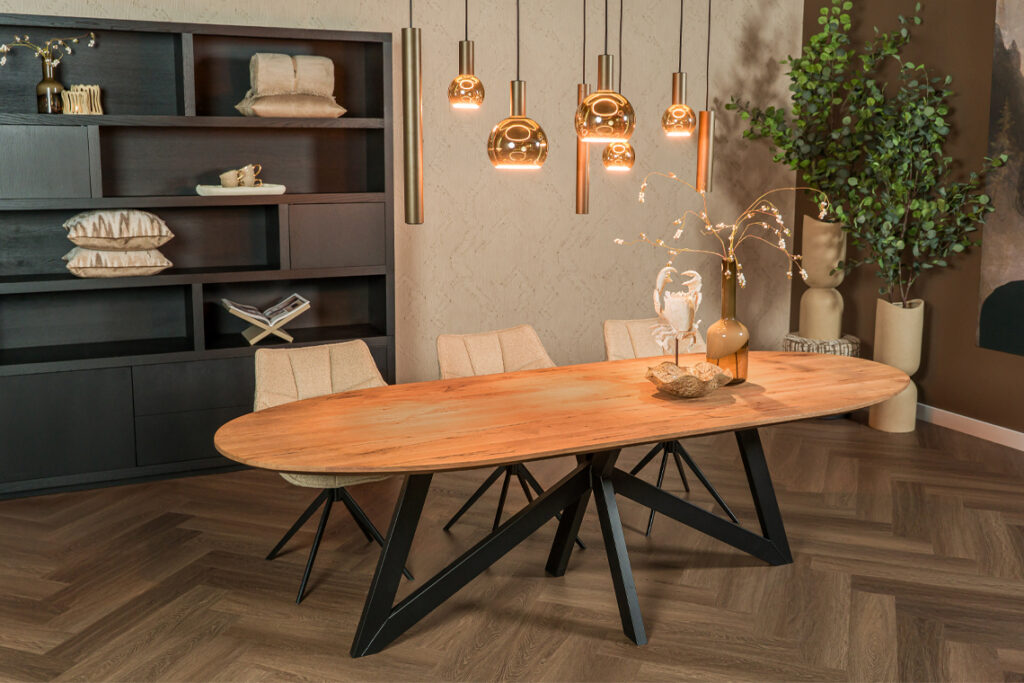 Bruin licht eiken eettafel ovaal recht