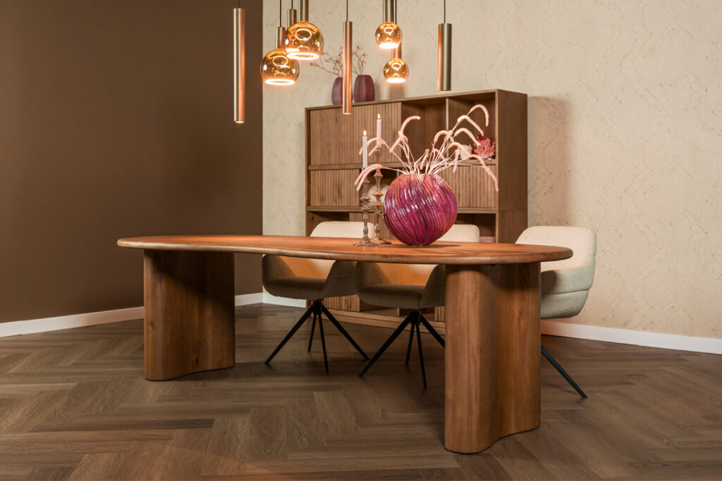 Eettafel hout bruin