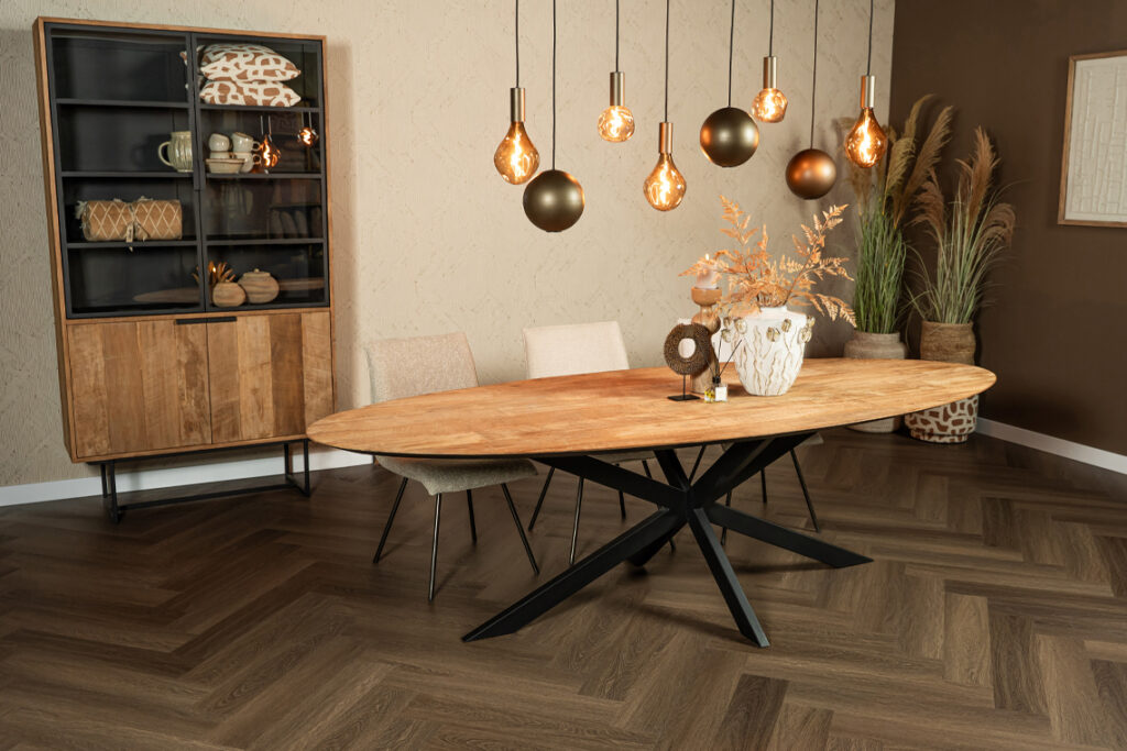 Eettafel ovaal bruin hout onderkant zwart