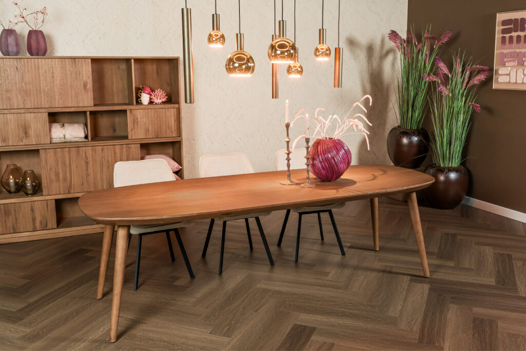 Fineer eikenhout eettafel bruin