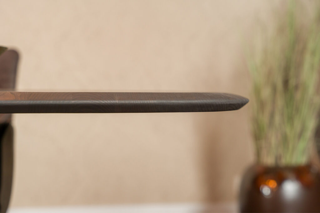 Ronde randafwerking eettafel hout