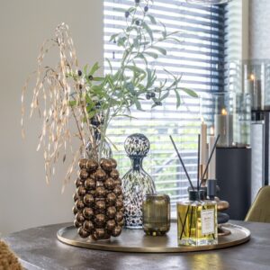 woonaccessoires-windlicht-geurstokjes-dienblad-kaarsen-kandelaars